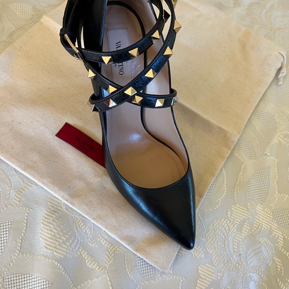 Gorgeous Valentino heels. - Picture 4 of 8